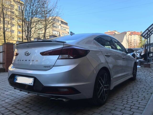 Серый Хендай Элантра, объемом двигателя 1.6 л и пробегом 220 тыс. км за 15000 $, фото 2 на Automoto.ua