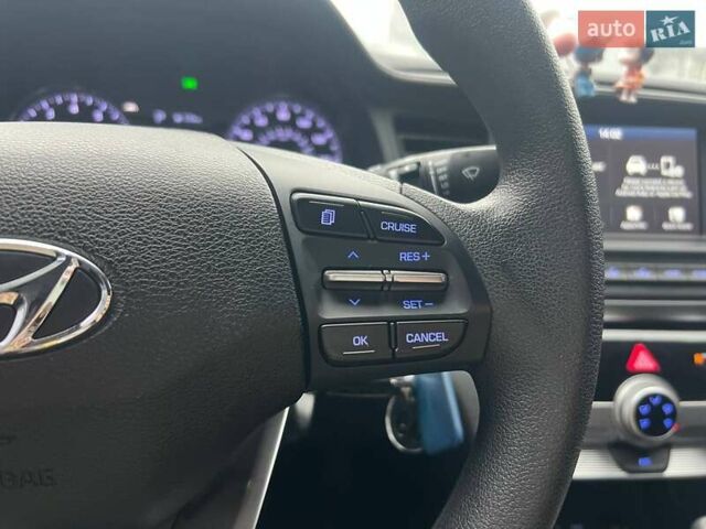 Серый Хендай Элантра, объемом двигателя 2 л и пробегом 62 тыс. км за 14800 $, фото 19 на Automoto.ua