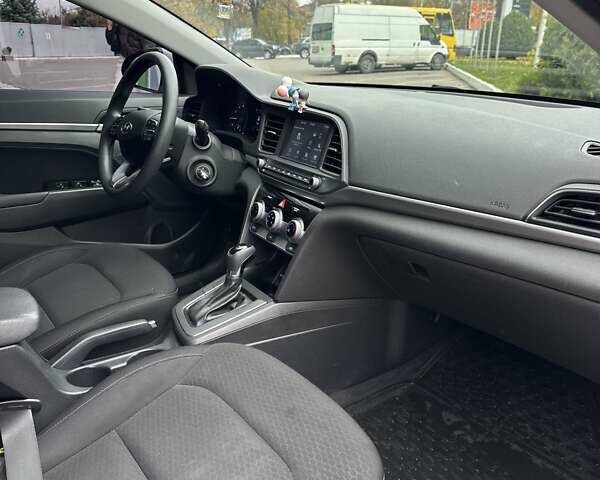 Серый Хендай Элантра, объемом двигателя 2 л и пробегом 62 тыс. км за 14700 $, фото 29 на Automoto.ua