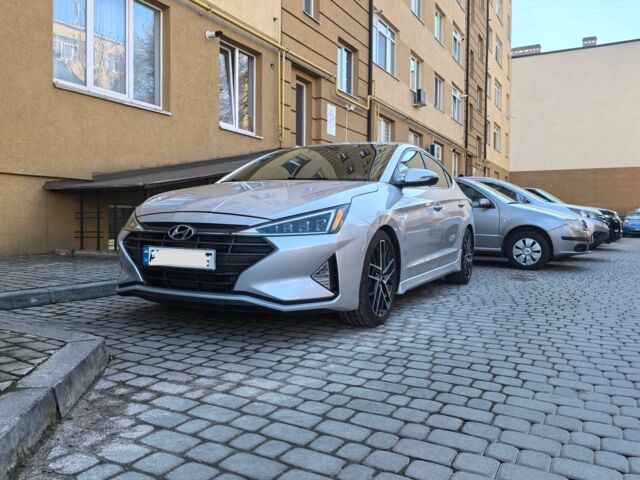 Серый Хендай Элантра, объемом двигателя 1.6 л и пробегом 220 тыс. км за 15000 $, фото 3 на Automoto.ua