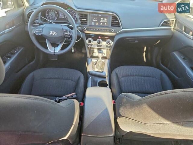 Сірий Хендай Елантра, об'ємом двигуна 2 л та пробігом 70 тис. км за 1500 $, фото 7 на Automoto.ua
