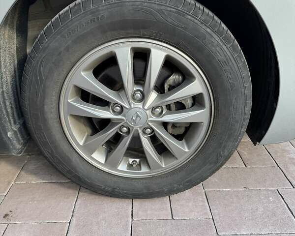 Серый Хендай Элантра, объемом двигателя 1.59 л и пробегом 40 тыс. км за 17500 $, фото 32 на Automoto.ua