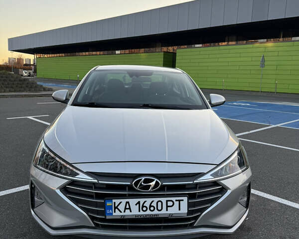Серый Хендай Элантра, объемом двигателя 2 л и пробегом 92 тыс. км за 13800 $, фото 2 на Automoto.ua