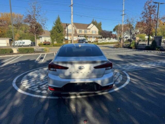 Серый Хендай Элантра, объемом двигателя 2 л и пробегом 45 тыс. км за 3900 $, фото 3 на Automoto.ua