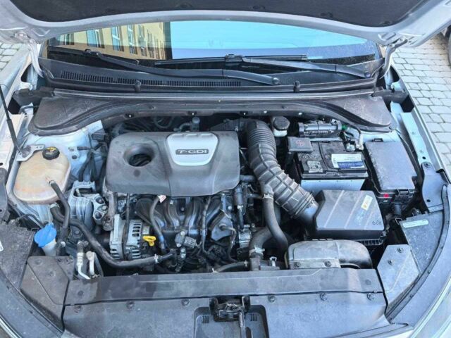 Серый Хендай Элантра, объемом двигателя 1.6 л и пробегом 220 тыс. км за 15000 $, фото 8 на Automoto.ua