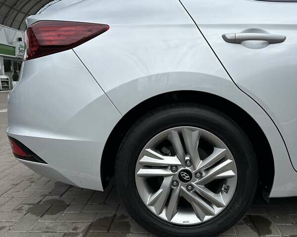 Серый Хендай Элантра, объемом двигателя 2 л и пробегом 62 тыс. км за 14700 $, фото 11 на Automoto.ua