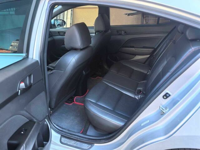 Серый Хендай Элантра, объемом двигателя 1.6 л и пробегом 220 тыс. км за 15000 $, фото 6 на Automoto.ua