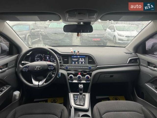 Серый Хендай Элантра, объемом двигателя 2 л и пробегом 62 тыс. км за 14800 $, фото 10 на Automoto.ua