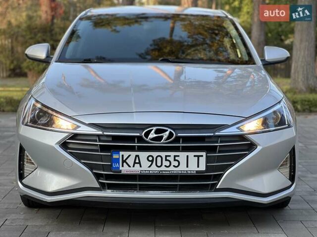 Серый Хендай Элантра, объемом двигателя 2 л и пробегом 92 тыс. км за 12900 $, фото 2 на Automoto.ua