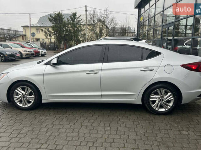 Серый Хендай Элантра, объемом двигателя 2 л и пробегом 62 тыс. км за 14800 $, фото 3 на Automoto.ua