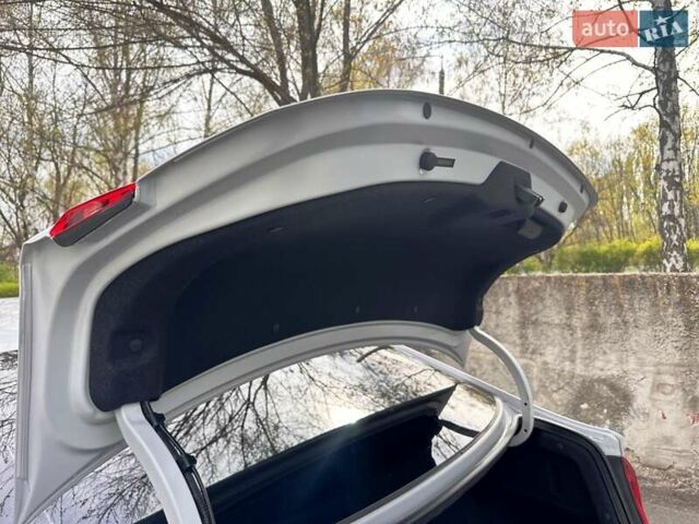 Серый Хендай Элантра, объемом двигателя 2 л и пробегом 132 тыс. км за 12700 $, фото 18 на Automoto.ua