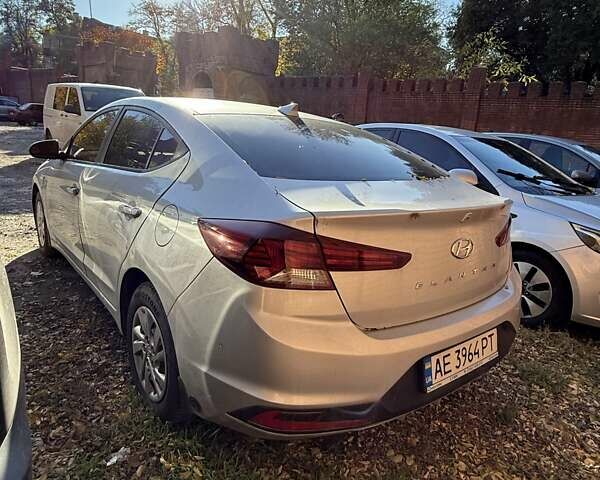 Серый Хендай Элантра, объемом двигателя 1.59 л и пробегом 186 тыс. км за 11000 $, фото 5 на Automoto.ua