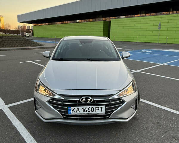 Серый Хендай Элантра, объемом двигателя 2 л и пробегом 92 тыс. км за 13800 $, фото 4 на Automoto.ua