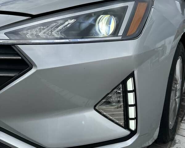 Серый Хендай Элантра, объемом двигателя 2 л и пробегом 62 тыс. км за 14700 $, фото 5 на Automoto.ua