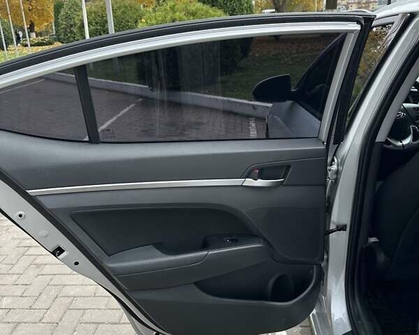 Серый Хендай Элантра, объемом двигателя 2 л и пробегом 62 тыс. км за 14700 $, фото 14 на Automoto.ua