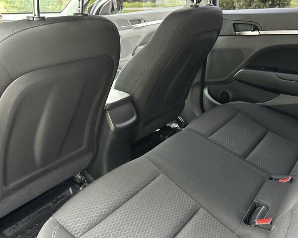 Серый Хендай Элантра, объемом двигателя 2 л и пробегом 62 тыс. км за 14700 $, фото 15 на Automoto.ua