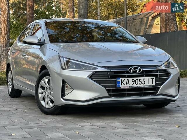 Серый Хендай Элантра, объемом двигателя 2 л и пробегом 92 тыс. км за 12900 $, фото 5 на Automoto.ua