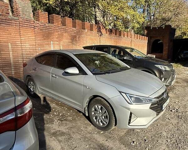 Серый Хендай Элантра, объемом двигателя 1.59 л и пробегом 186 тыс. км за 11000 $, фото 7 на Automoto.ua