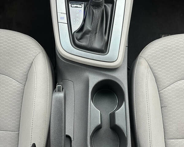 Сірий Хендай Елантра, об'ємом двигуна 2 л та пробігом 66 тис. км за 14900 $, фото 27 на Automoto.ua