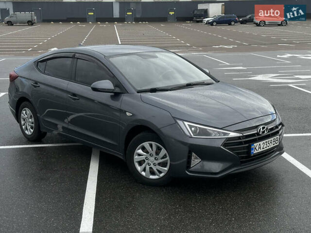 Хендай Элантра 2020 в Киеве на Automoto.ua Серый Хендай Элантра, объемом двигателя 1.59 л и пробегом 100 тыс. км за 13700 $, фото 1 на Automoto.ua