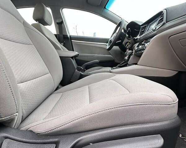 Сірий Хендай Елантра, об'ємом двигуна 2 л та пробігом 66 тис. км за 14900 $, фото 25 на Automoto.ua