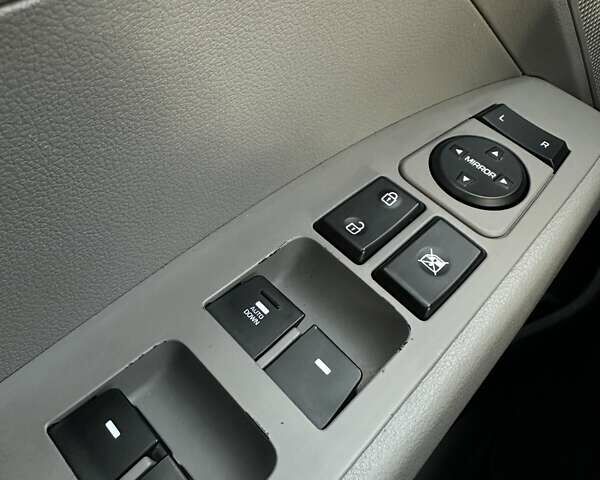 Серый Хендай Элантра, объемом двигателя 2 л и пробегом 66 тыс. км за 14900 $, фото 31 на Automoto.ua