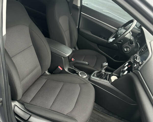 Хендай Элантра 2020 в Киеве на Automoto.ua Серый Хендай Элантра, объемом двигателя 1.59 л и пробегом 100 тыс. км за 13700 $, фото 28 на Automoto.ua