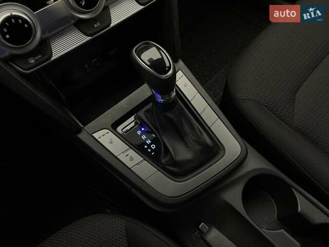 Серый Хендай Элантра, объемом двигателя 1.6 л и пробегом 94 тыс. км за 15754 $, фото 18 на Automoto.ua