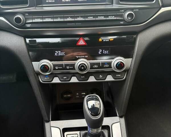 Сірий Хендай Елантра, об'ємом двигуна 2 л та пробігом 68 тис. км за 14900 $, фото 13 на Automoto.ua