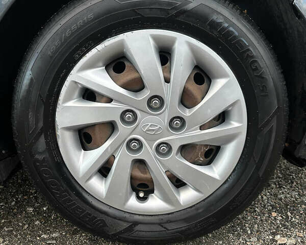 Сірий Хендай Елантра, об'ємом двигуна 2 л та пробігом 66 тис. км за 14900 $, фото 6 на Automoto.ua