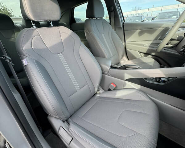 Хендай Элантра 2020 в Ивано-Франковске на Automoto.ua Серый Хендай Элантра, объемом двигателя 2 л и пробегом 113 тыс. км за 15000 $, фото 26 на Automoto.ua