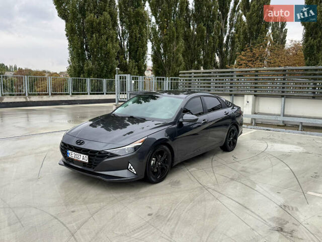 Серый Хендай Элантра, объемом двигателя 2 л и пробегом 68 тыс. км за 18900 $, фото 2 на Automoto.ua