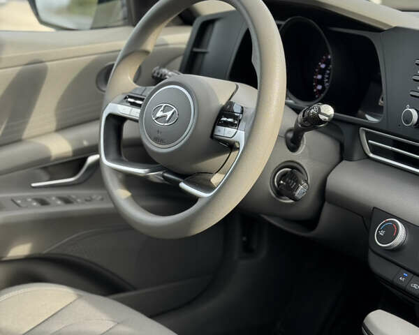 Хендай Элантра 2020 в Ивано-Франковске на Automoto.ua Серый Хендай Элантра, объемом двигателя 2 л и пробегом 113 тыс. км за 15000 $, фото 32 на Automoto.ua