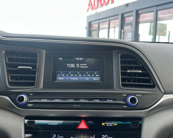 Сірий Хендай Елантра, об'ємом двигуна 2 л та пробігом 66 тис. км за 14900 $, фото 19 на Automoto.ua