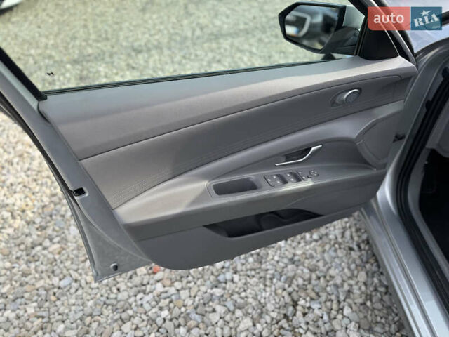 Хендай Элантра 2020 в Ивано-Франковске на Automoto.ua Серый Хендай Элантра, объемом двигателя 2 л и пробегом 113 тыс. км за 15000 $, фото 15 на Automoto.ua