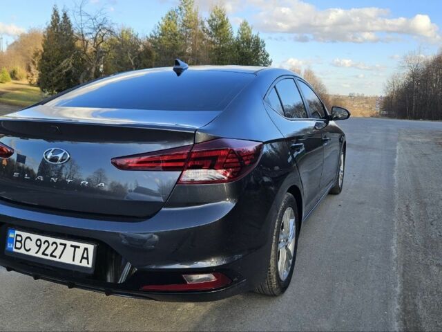 Серый Хендай Элантра, объемом двигателя 2 л и пробегом 85 тыс. км за 14450 $, фото 5 на Automoto.ua