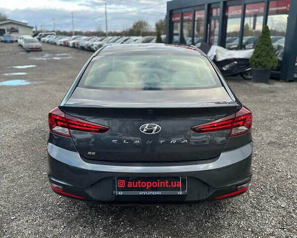 Сірий Хендай Елантра, об'ємом двигуна 2 л та пробігом 66 тис. км за 14900 $, фото 11 на Automoto.ua