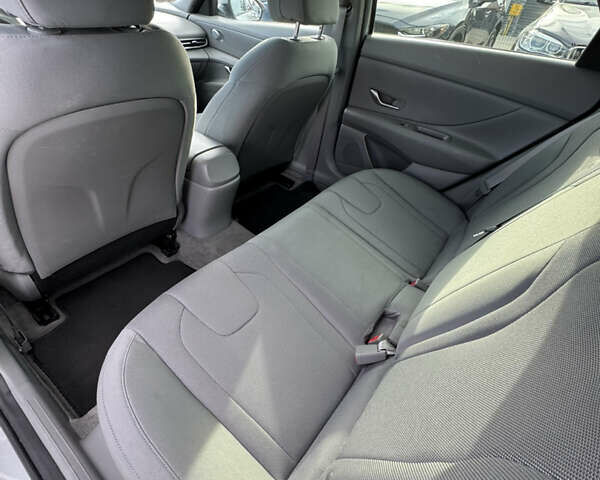 Хендай Элантра 2020 в Ивано-Франковске на Automoto.ua Серый Хендай Элантра, объемом двигателя 2 л и пробегом 113 тыс. км за 15000 $, фото 22 на Automoto.ua