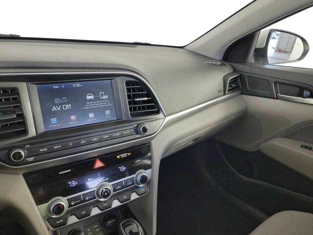 Серый Хендай Элантра, объемом двигателя 2 л и пробегом 53 тыс. км за 11800 $, фото 10 на Automoto.ua