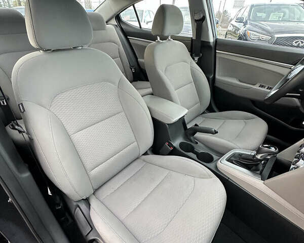 Сірий Хендай Елантра, об'ємом двигуна 2 л та пробігом 66 тис. км за 14900 $, фото 24 на Automoto.ua