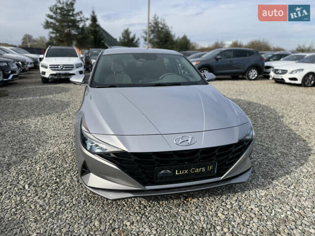 Хендай Элантра 2020 в Ивано-Франковске на Automoto.ua Серый Хендай Элантра, объемом двигателя 2 л и пробегом 113 тыс. км за 15000 $, фото 3 на Automoto.ua