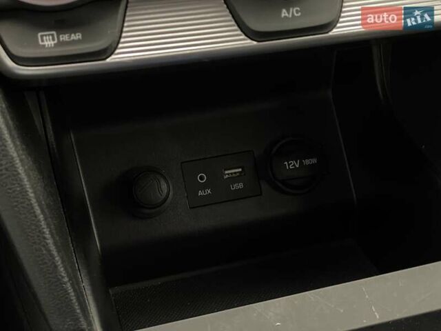 Серый Хендай Элантра, объемом двигателя 1.6 л и пробегом 94 тыс. км за 15754 $, фото 14 на Automoto.ua