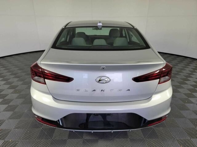 Серый Хендай Элантра, объемом двигателя 2 л и пробегом 53 тыс. км за 11800 $, фото 3 на Automoto.ua