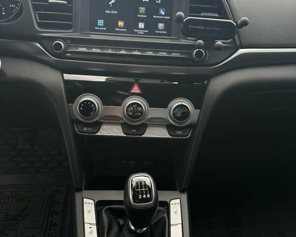 Хендай Элантра 2020 в Киеве на Automoto.ua Серый Хендай Элантра, объемом двигателя 1.59 л и пробегом 100 тыс. км за 13700 $, фото 21 на Automoto.ua