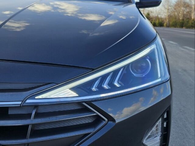 Серый Хендай Элантра, объемом двигателя 2 л и пробегом 85 тыс. км за 14450 $, фото 1 на Automoto.ua