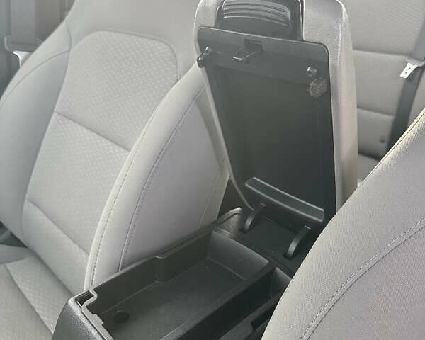 Сірий Хендай Елантра, об'ємом двигуна 2 л та пробігом 66 тис. км за 14900 $, фото 38 на Automoto.ua