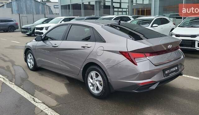 Сірий Хендай Елантра, об'ємом двигуна 1.59 л та пробігом 32 тис. км за 18417 $, фото 3 на Automoto.ua
