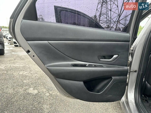 Сірий Хендай Елантра, об'ємом двигуна 1.59 л та пробігом 63 тис. км за 15600 $, фото 16 на Automoto.ua