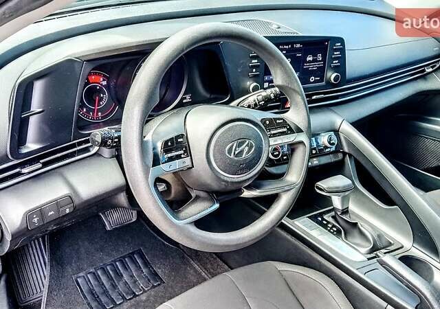 Серый Хендай Элантра, объемом двигателя 2 л и пробегом 68 тыс. км за 19970 $, фото 6 на Automoto.ua