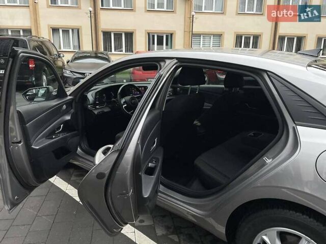 Серый Хендай Элантра, объемом двигателя 1.59 л и пробегом 45 тыс. км за 17800 $, фото 11 на Automoto.ua